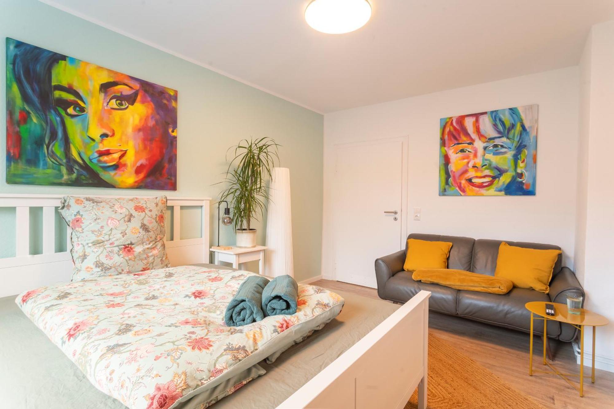 Akram Appartement III - Ruhig, Stadtnah ヒルデスハイム エクステリア 写真