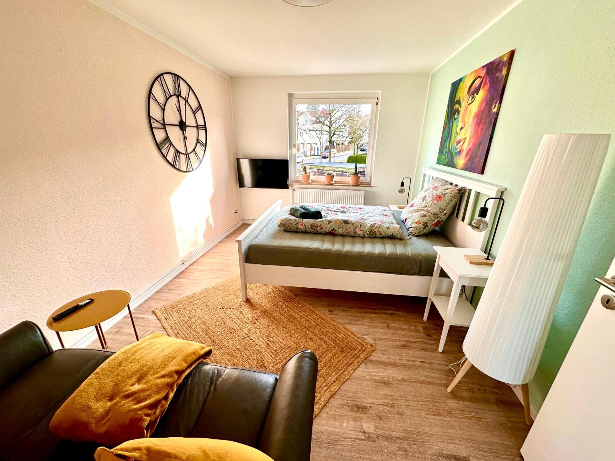 Akram Appartement III - Ruhig, Stadtnah ヒルデスハイム エクステリア 写真